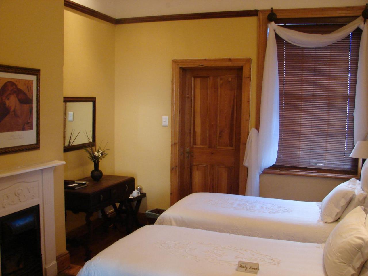 Shady Pines Guest House Harrismith Bagian luar foto